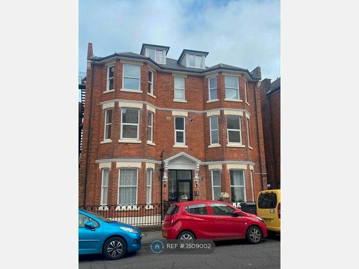 2 Bedroom Flat To Rent In Glengarry, Bournemouth, BH2
