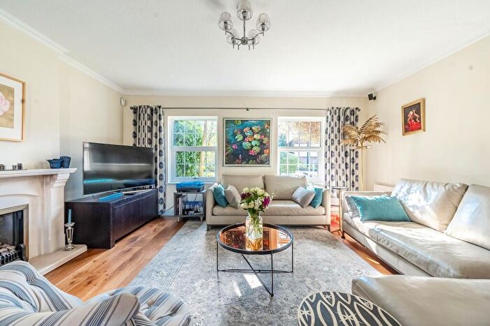 4 Bedroom Detached House For Sale In Pickwick Place, Harrow On The Hill, Harrow, HA1