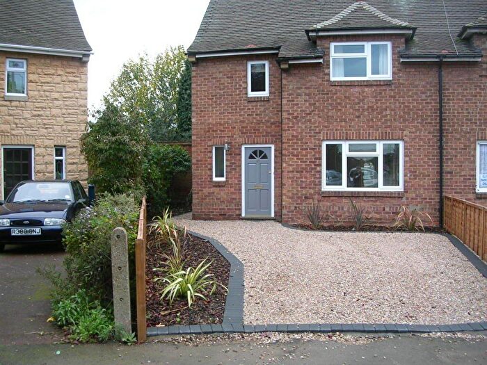 3 Bedroom Semi-Detached House For Sale In Ridgeway Close, West Bridgford, Nottingham, Nottinghamshire, NG2