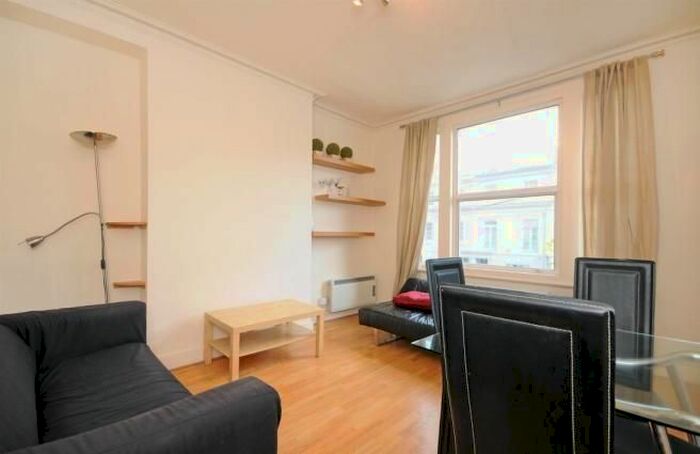 2 Bedroom Flat To Rent In Earls Court Gardens, London, SW5