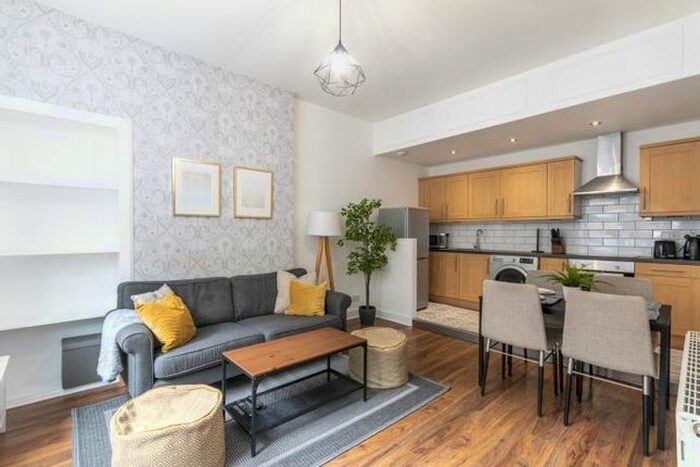 1 Bedroom Maisonette To Rent In Albert Street, Edinburgh, EH7