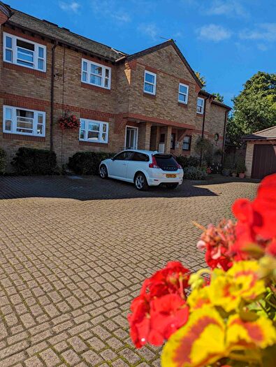2 Bedroom Flat To Rent In Chiltern, Court Mews, SL4