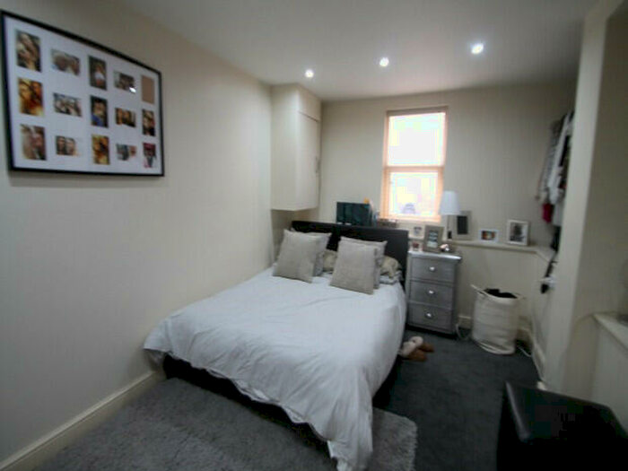 2 Bedroom House To Rent In Hanover Square, Leeds, LS3