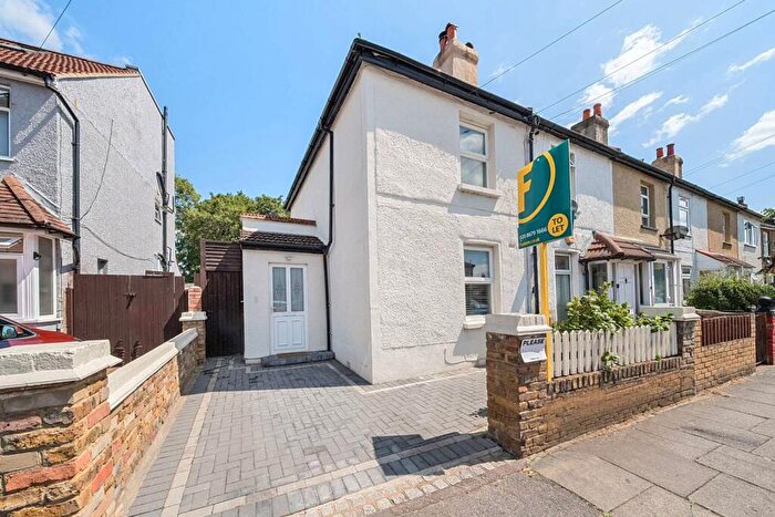 2 Bedroom End Of Terrace House To Rent In Tamworth Lane, Mitcham, CR4