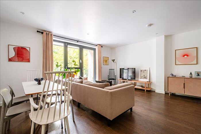 1 Bedroom Flat To Rent In Cicely Williams Court, Gibbs Lane, Haggerston, E2