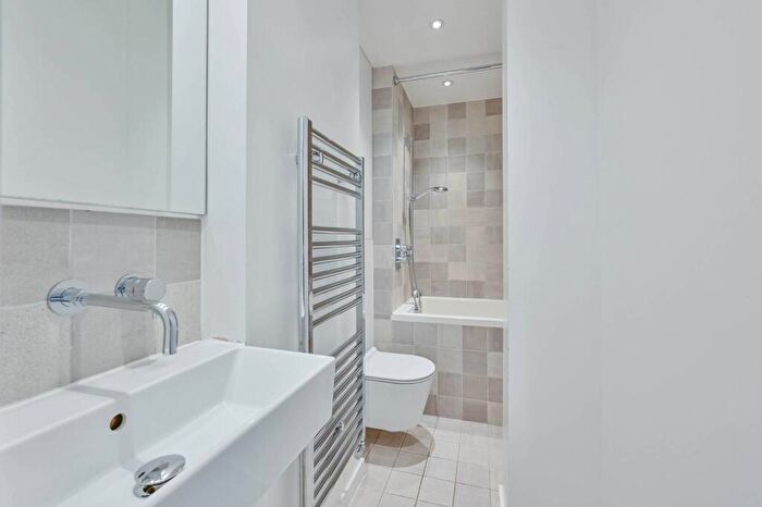 1 Bedroom Flat To Rent In Regents Park Road, Primrose Hill, London, NW1