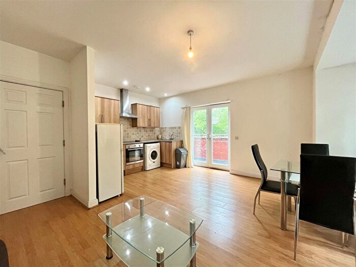 1 Bedroom Flat To Rent In Fairhope Avenue, Salford, M6