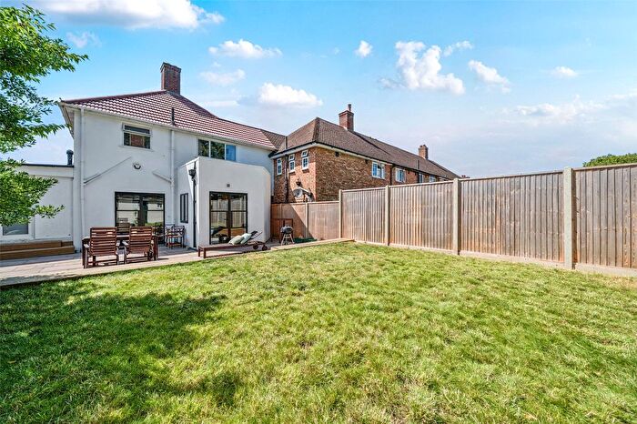 3 Bedroom Semi Detached House For Sale In The Underwood, Eltham, SE9