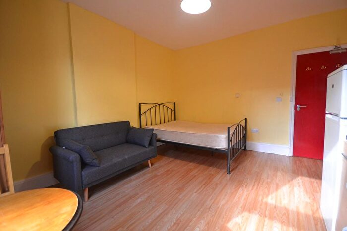 1 Bedroom Studio To Rent In Connaught Road, Reading, RG30