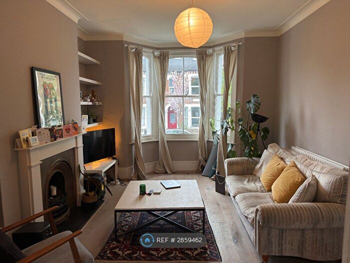 2 Bedroom Flat To Rent In Tyrrell Road, London, SE22