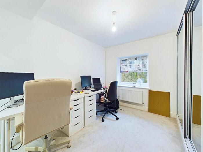 2 Bedroom Flat For Sale In Chilworth House, Rectory Avenue, HP13