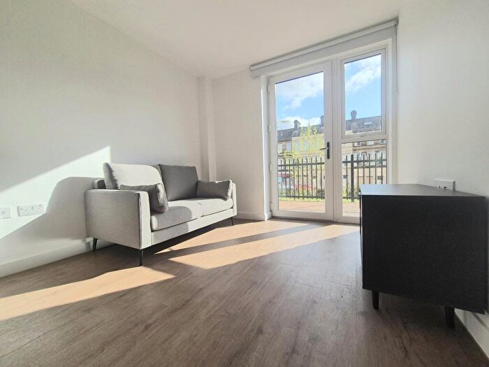 1 Bedroom Apartment To Rent In Cow Green, Halifax, HX1