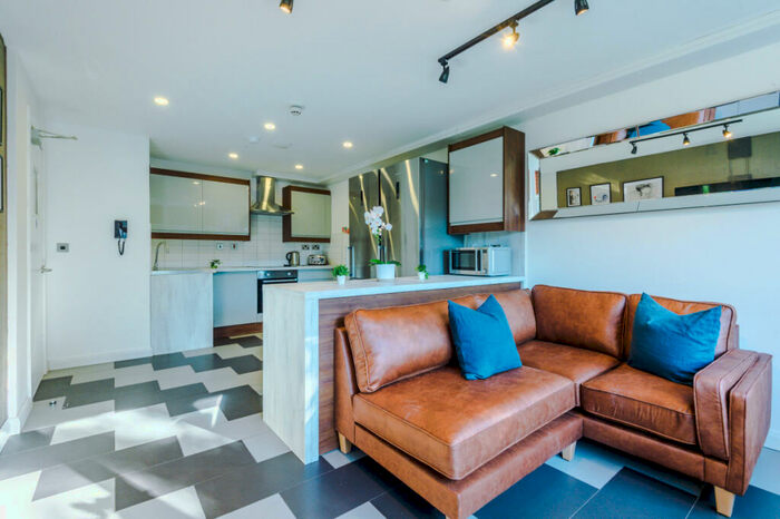 5 Bedroom Flat To Rent In Jesmond View, Newcastle, NE2