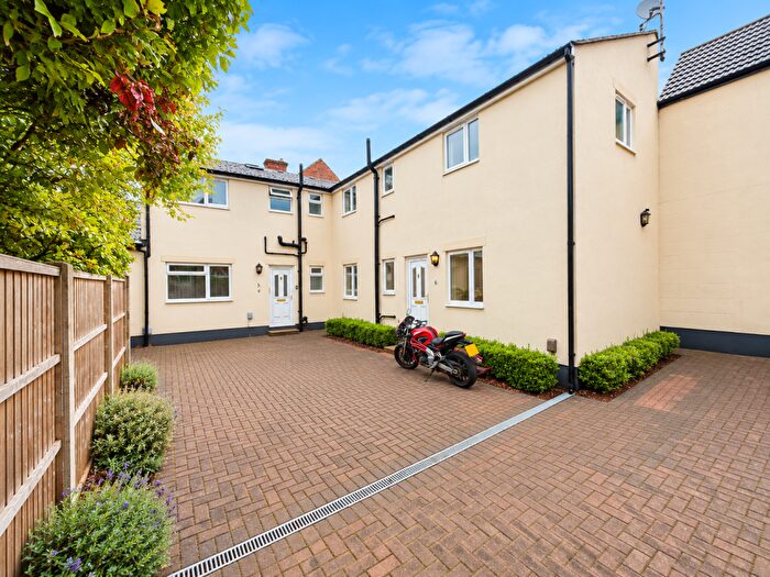 1 Bedroom Flat For Sale In Regents Court, St. Albans, Hertfordshire, AL1