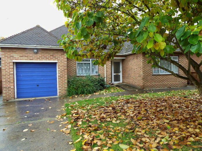 3 Bedroom Bungalow To Rent In Swillers Lane, Shorne, DA12