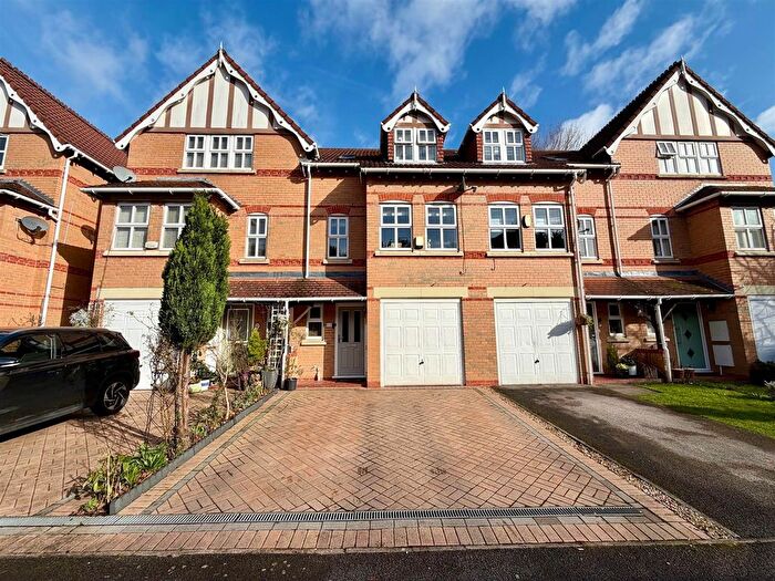 3 Bedroom Town House For Sale In Dunmaston Avenue, Timperley, Altrincham, WA15