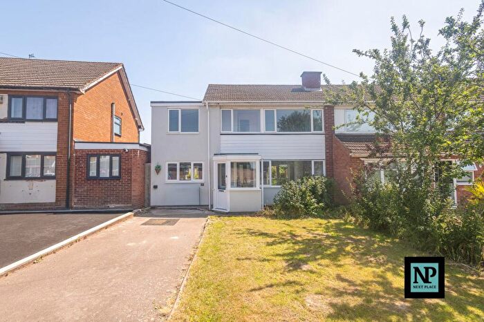 4 Bedroom Semi-Detached House For Sale In Highcliffe Road, Tamworth, B77