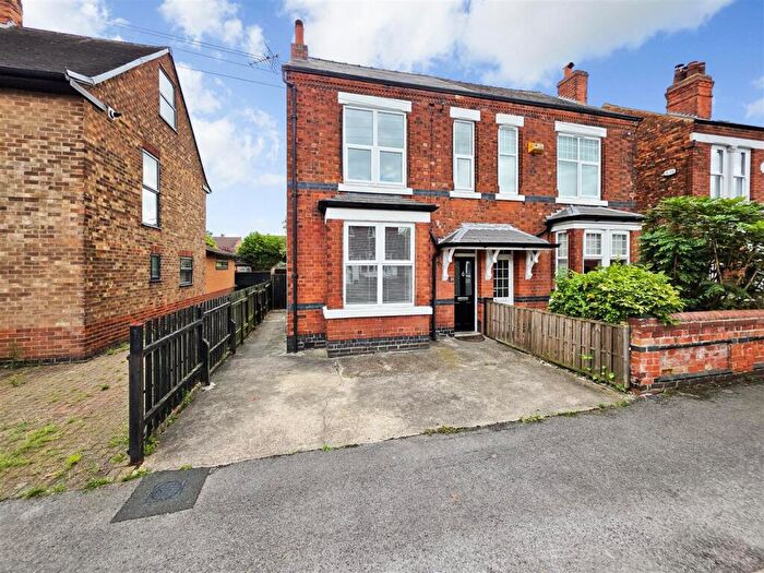 3 Bedroom Semi-Detached House For Sale In Norman Road, Nottingham, NG3