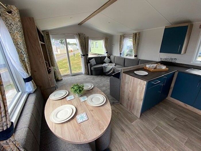 2 Bedroom Park Home For Sale In Fenny Bentley, Ashbourne, DE6
