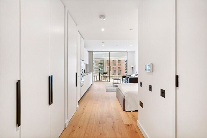 1 Bedroom Apartment To Rent In Electric Boulevard, London, SW11
