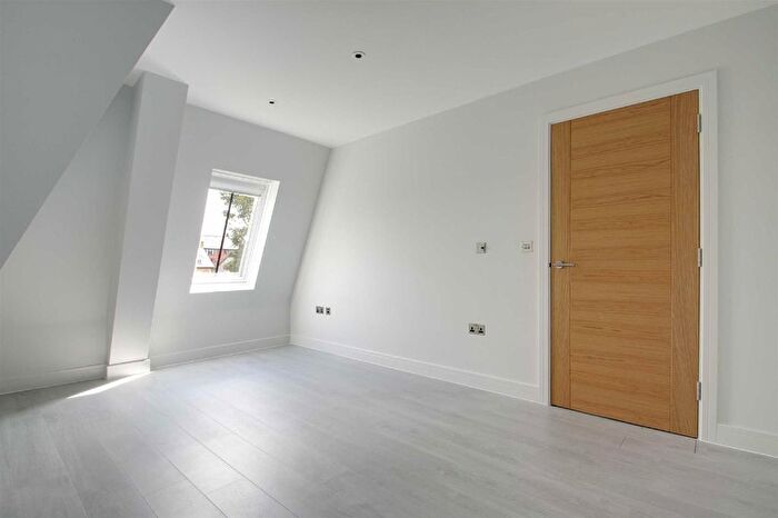 1 Bedroom Flat To Rent In High Street, Berkhamsted, HP4
