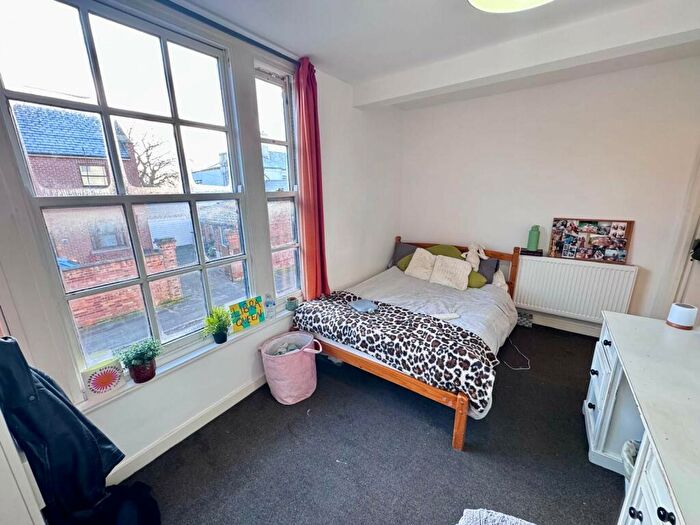 2 Bedroom Apartment To Rent In Villa Road. Mapperly Park, NG3