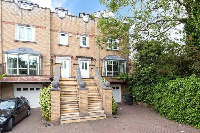5 Bedroom Semi Detached House For Sale In Kingston Hill, Kingston Upon Thames, Surrey, KT2