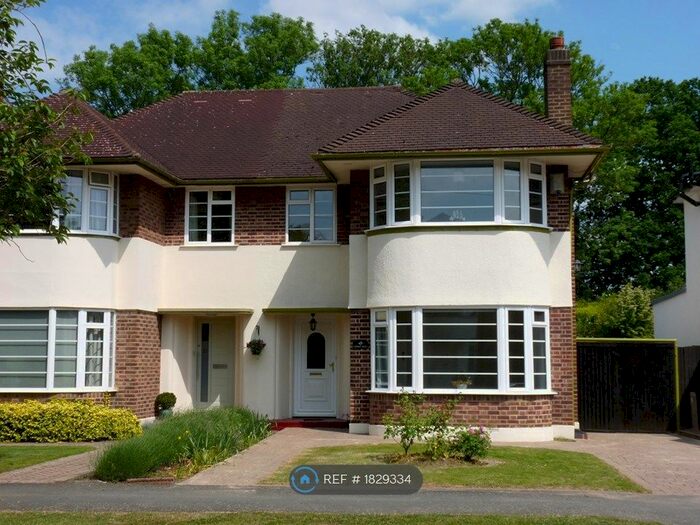 3 Bedroom Semi-Detached House To Rent In Thistledene, Thames Ditton, KT7