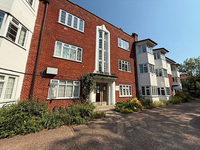 2 Bedroom Flat To Rent In Great West Road, Hounslow, TW5