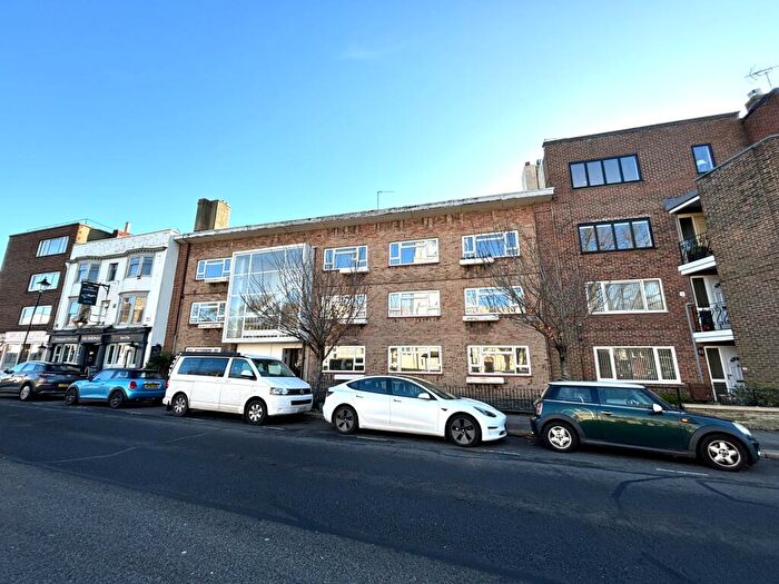 1 Bedroom Flat To Rent In High Street, Portsmouth, PO1