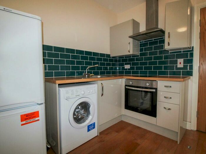 Studio To Rent In Lofthouse Place, Leeds, West Yorkshire, LS2