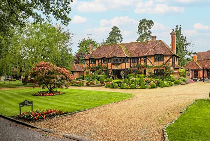 4 Bedroom Detached House To Rent In West Common Grove, Harpenden, Hertfordshire, AL5