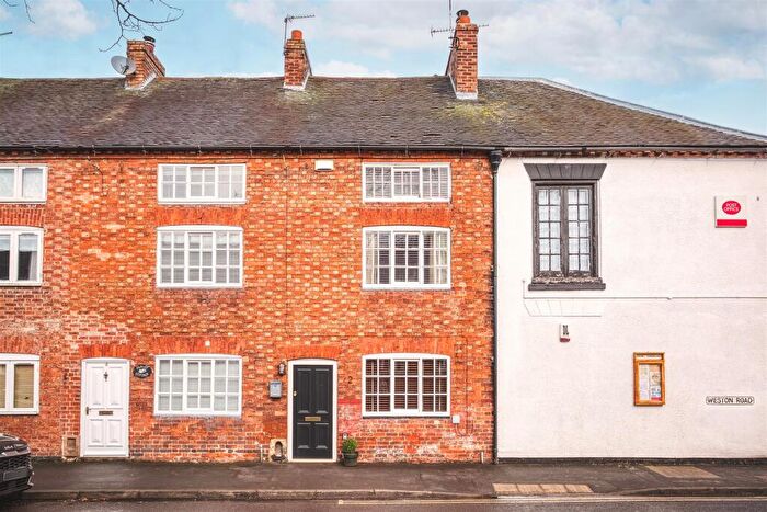 3 Bedroom Town House For Sale In Weston Road, Aston-On-Trent, Derby, DE72