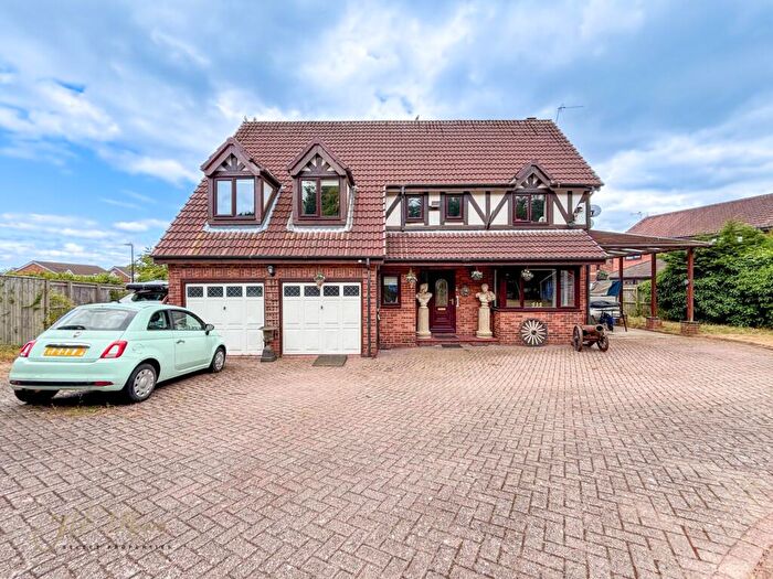 4 Bedroom Detached House For Sale In Kinlet, Teal Farm, Washington, Tyne And Wear, NE38