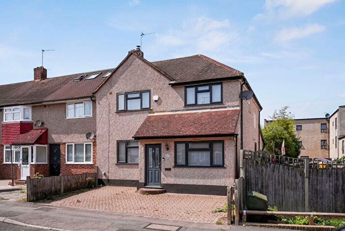 4 Bedroom End Terrace House For Sale In Culvers Avenue, Carshalton, SM5