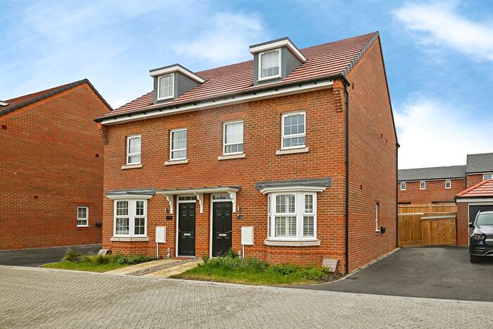 3 Bedroom Semi Detached House For Sale In Sturmer Way, Borden, Sittingbourne, ME10