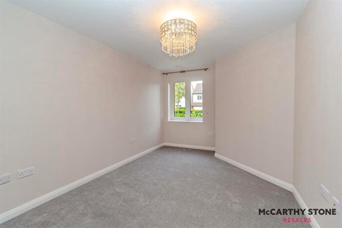 2 Bedroom Apartment For Sale In Valley Court, Longsight Road, Ramsbottom, Bury, BL0