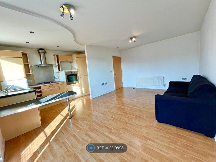 2 Bedroom Flat To Rent In Leadmill Court, Sheffield, S1