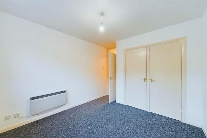 1 Bedroom Flat To Rent In Willow Court, Trinity Close, Leytonstone, London, E11