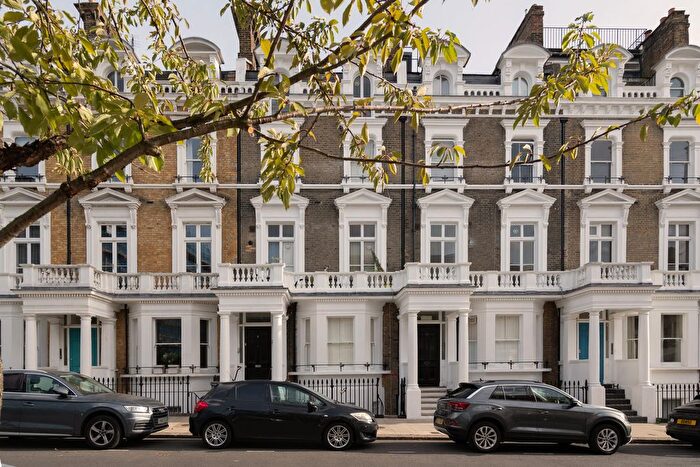 2 Bedroom Flat For Sale In Ladbroke Road Ii, London, W11