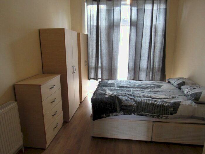 1 Bedroom Terraced House To Rent In Arnold Road, London, N15