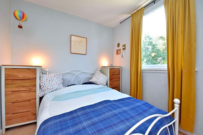 2 Bedroom Flat For Sale In Richmond Terrace, Rosemount, Aberdeen, AB25