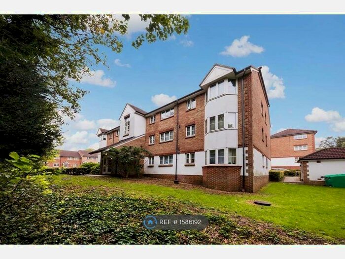2 Bedroom Flat To Rent In Autumn Drive, Sutton, SM2