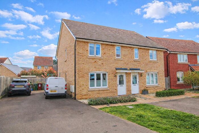 3 Bedroom Semi Detached House For Sale In Hazel Lane, Gilden Park, Old Harlow, CM17