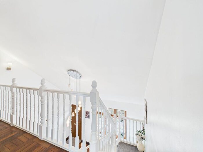 4 Bedroom Semi-Detached Bungalow For Sale In Vincent Close, Corringham, SS17