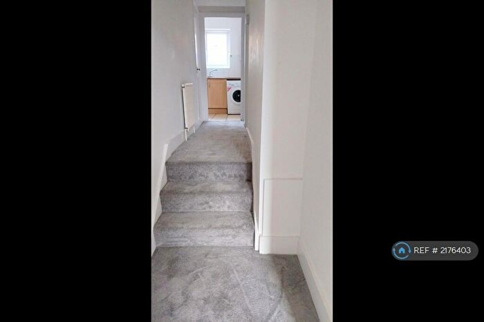 1 Bedroom Flat To Rent In Holmdale Terrace, Stamford Hill, N15