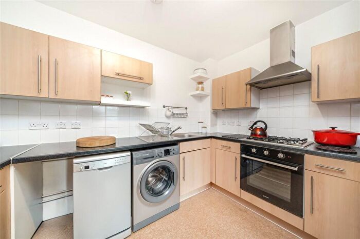 1 Bedroom Flat For Sale In Triangle Road, London, E8 - Photo 5
