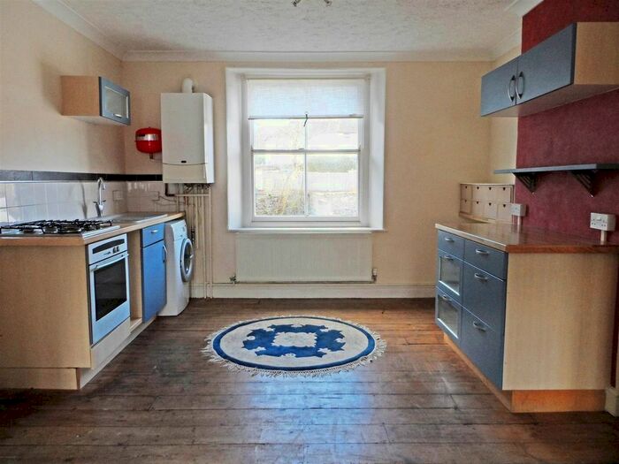 2 Bedroom Maisonette To Rent In Holyrood Street, Chard, TA20