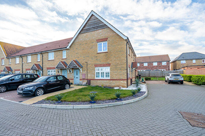 1 Bedroom Flat For Sale In First Floor Flat With Garden, Meadowsweet Way, Chichester, PO20