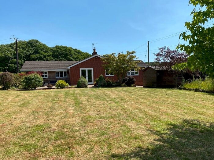 4 Bedroom Detached House To Rent In Woodcote Lane, B61